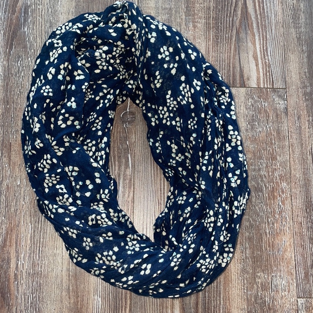 American Eagle outfitters infinite scarf